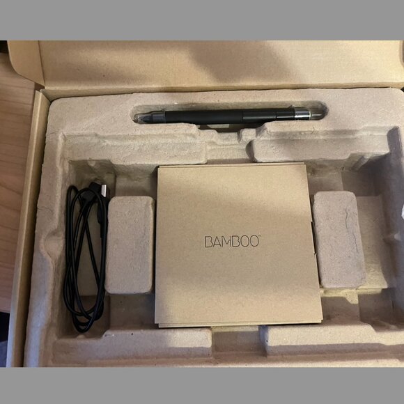 [NEW] Wacom Bamboo Splash Graphics Tablet for Digital Art - Picture 6 of 7